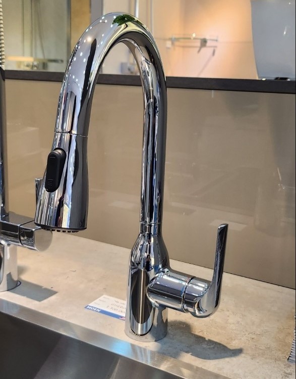 Vòi rửa chén MOEN GN68000