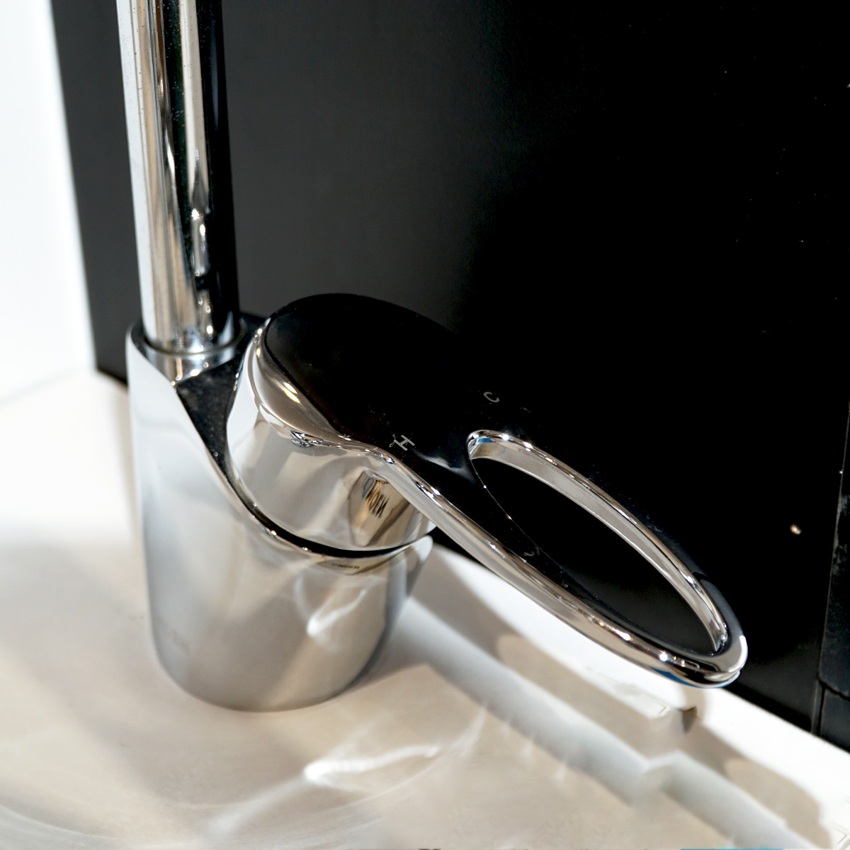 Vòi rửa chén MOEN V66111