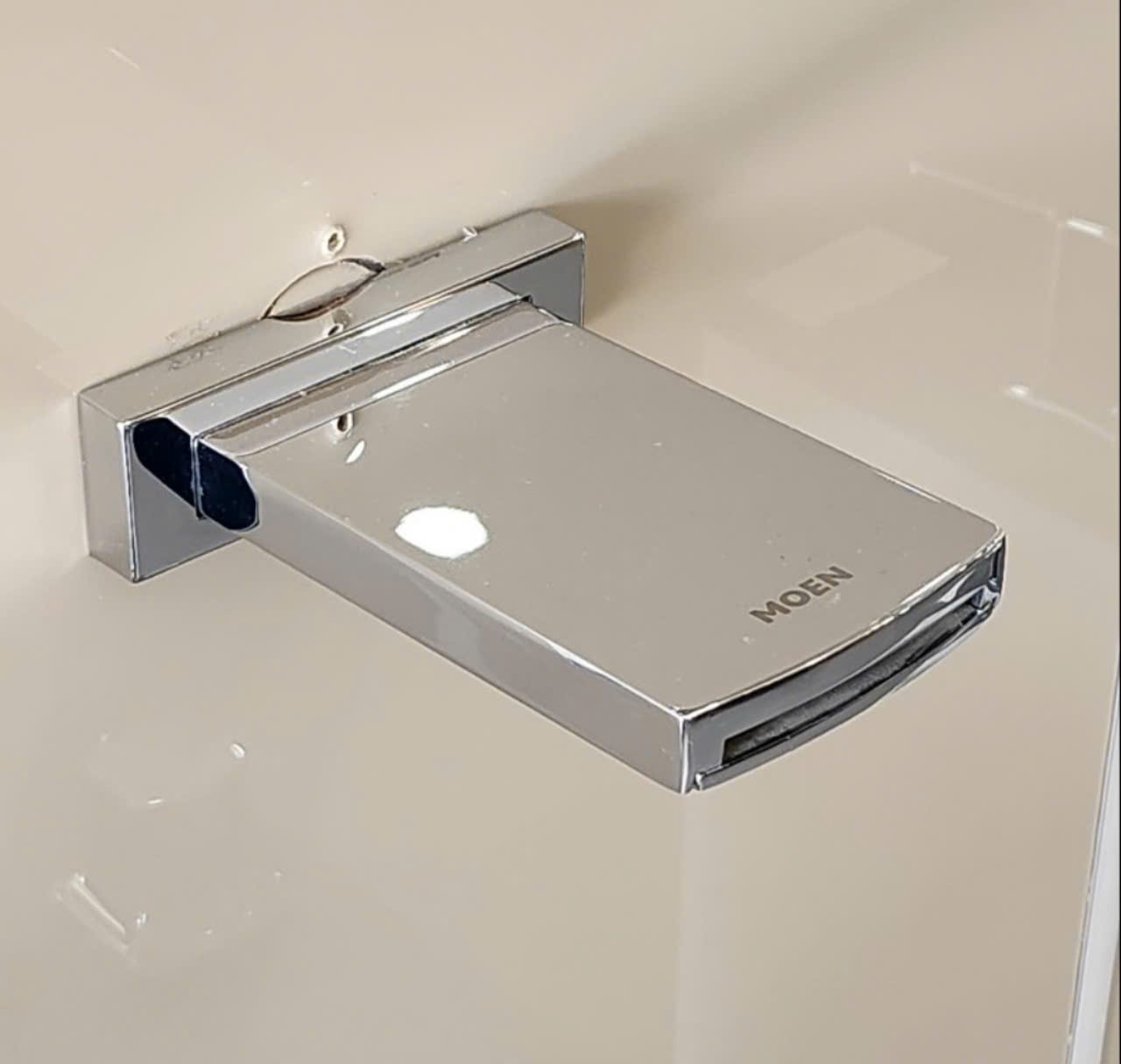 Xả dưới âm tường MOEN 57948