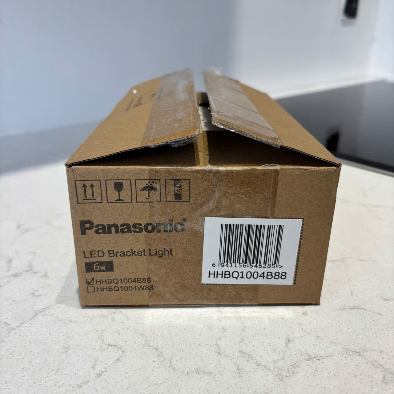 Đèn gắn tường LED trang trí Panasonic HHBQ1004W88 / HHBQ1004B88