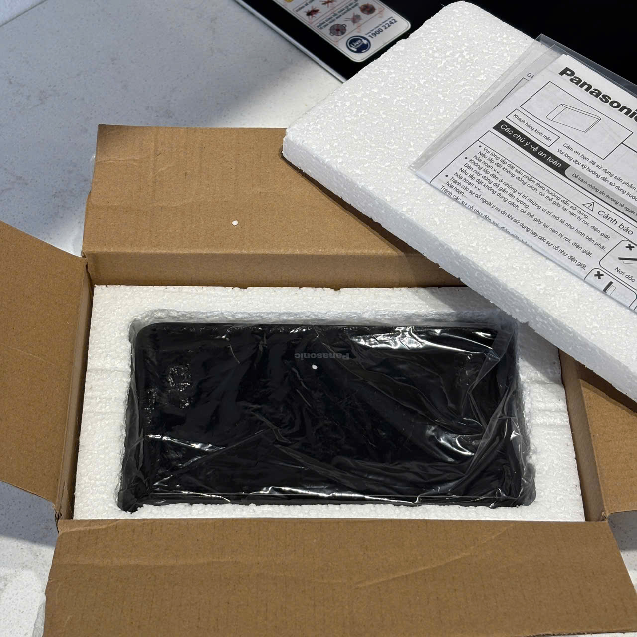 Đèn gắn tường LED trang trí Panasonic HHBQ1004W88 / HHBQ1004B88