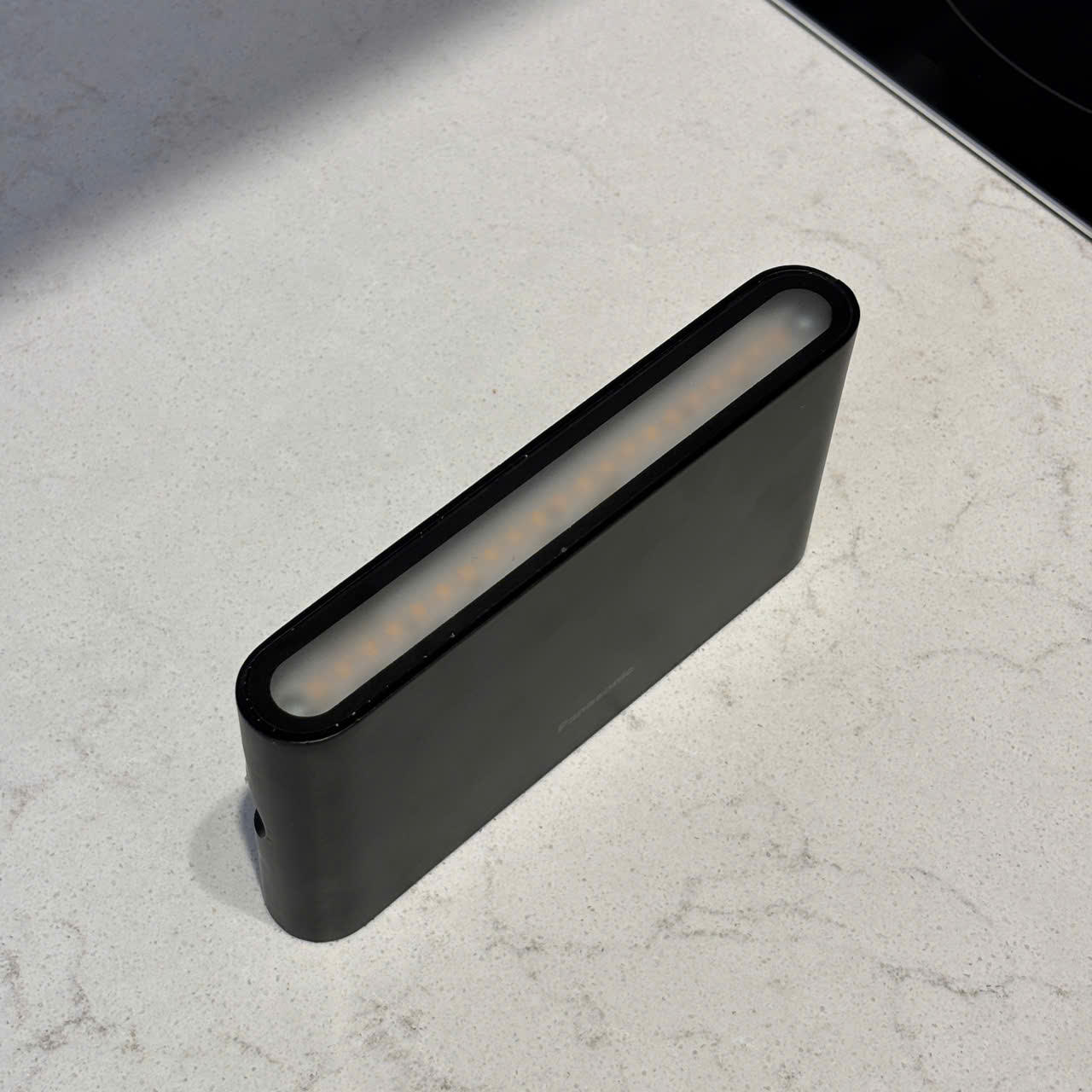 Đèn gắn tường LED trang trí Panasonic HHBQ1004W88 / HHBQ1004B88