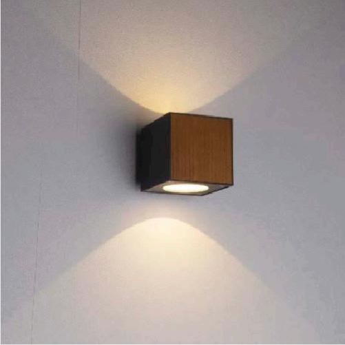 Đèn Led gắn tường ngoài trời Nanoco NBL2613WD