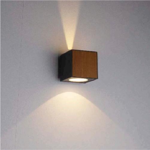 Đèn Led gắn tường ngoài trời Nanoco NBL2613WD