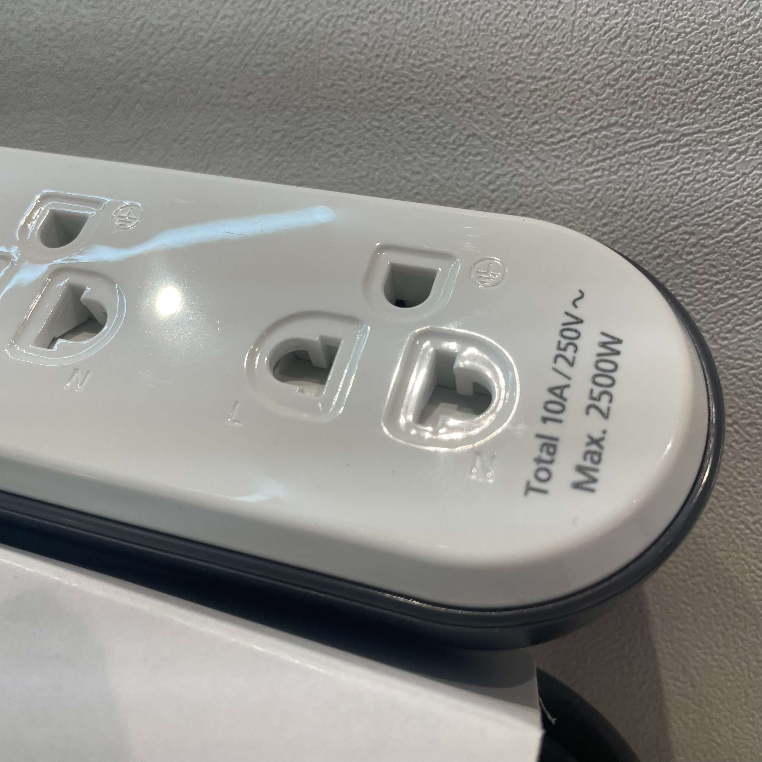 Ổ cắm điện Panasonic có dây WCHG24332W