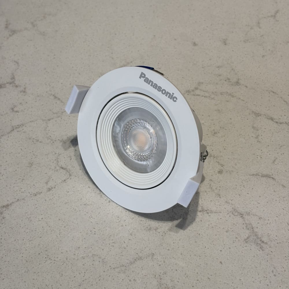 Đèn led âm trần chỉnh góc loại tròn Panasonic 5W / 7W