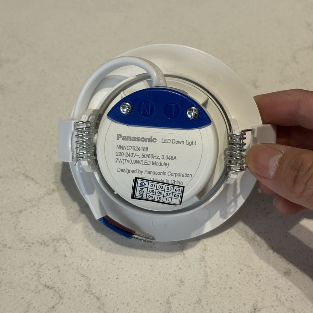 Đèn led âm trần chỉnh góc loại tròn Panasonic 5W / 7W