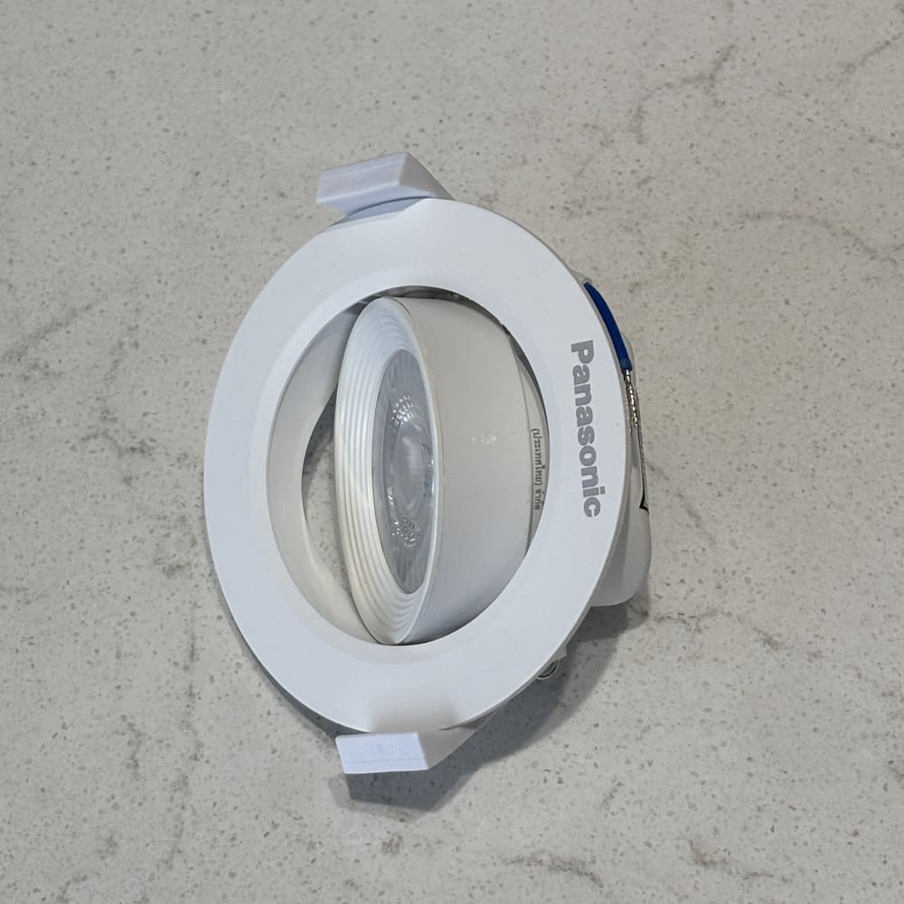 Đèn led âm trần chỉnh góc loại tròn Panasonic 5W / 7W