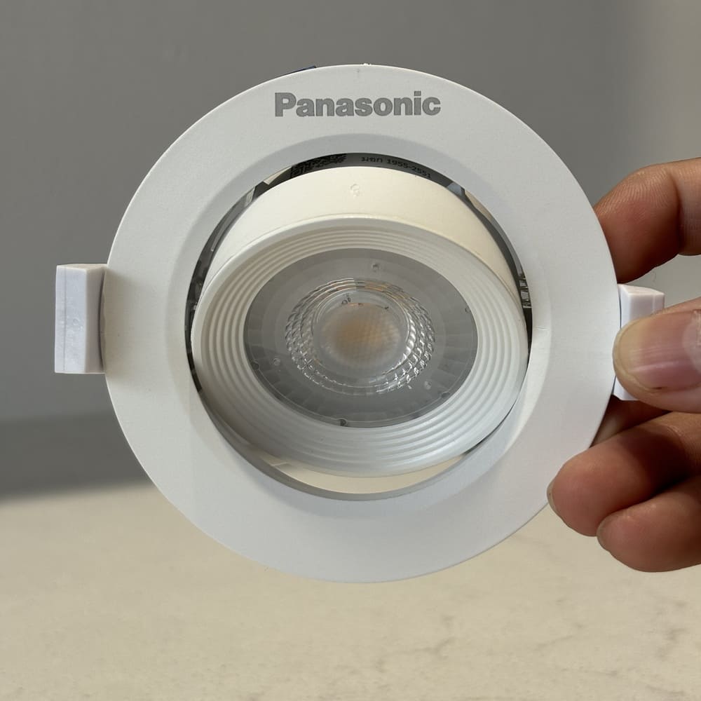 Đèn led âm trần chỉnh góc loại tròn Panasonic 5W / 7W