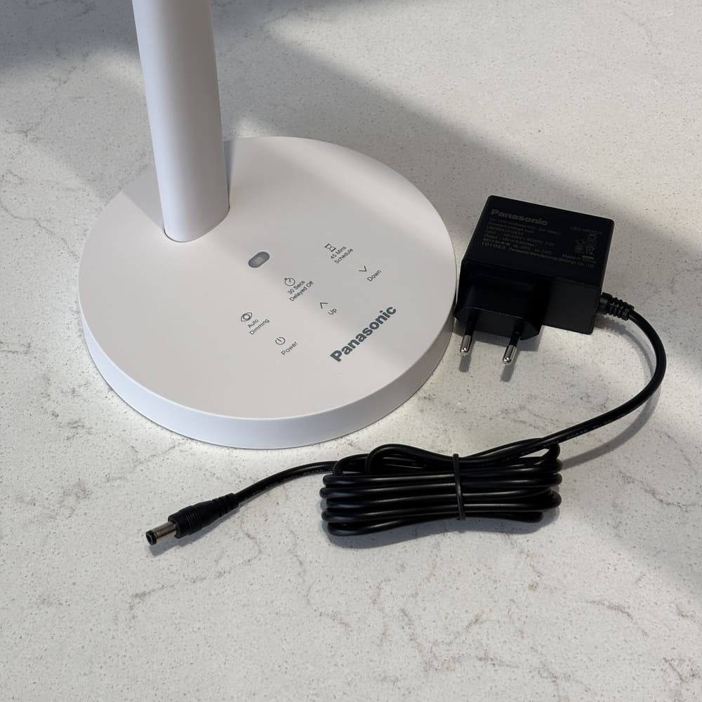 Đèn bàn LED Panasonic HHLT042119 6 cấp độ sáng cảm ứng