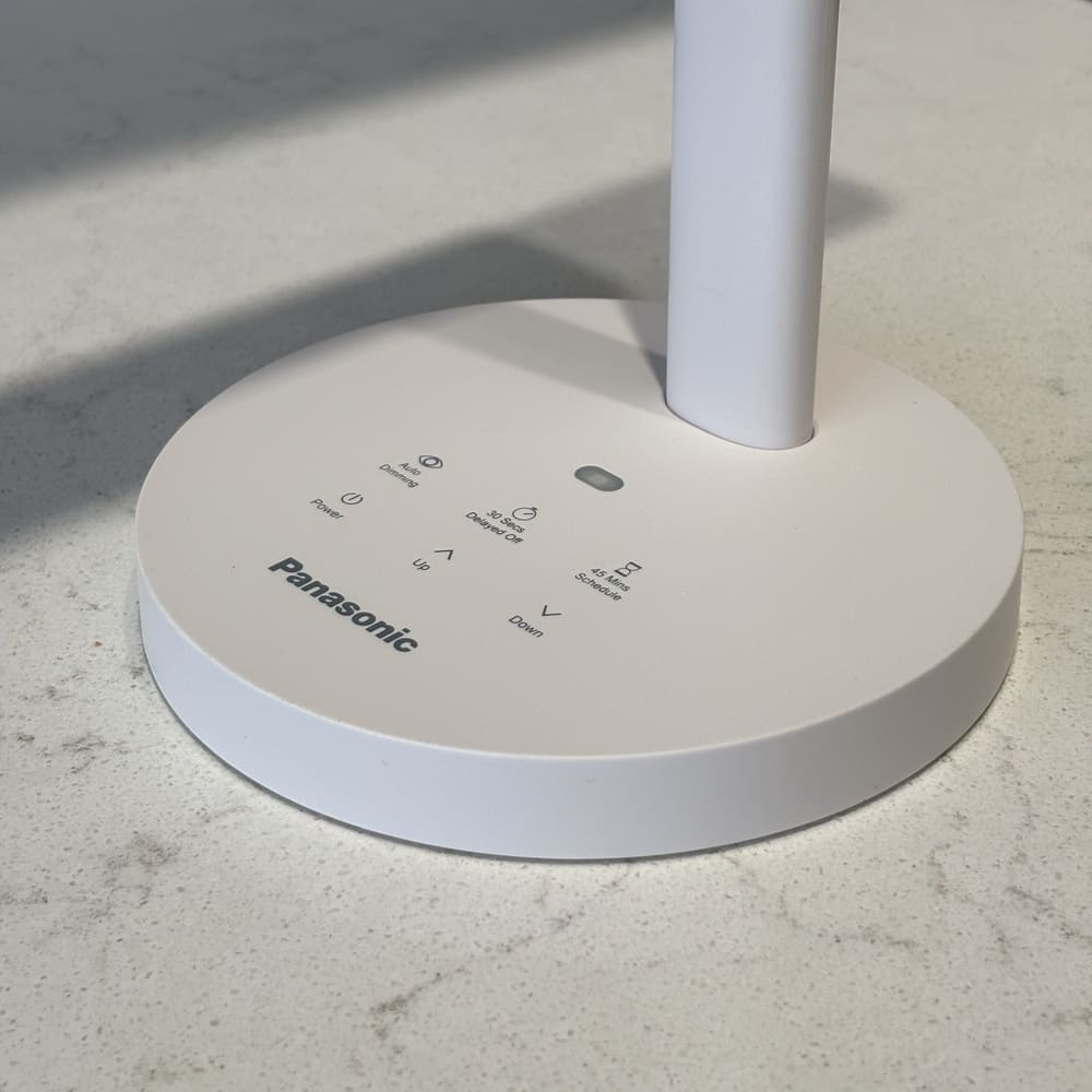 Đèn bàn LED Panasonic HHLT042119 6 cấp độ sáng cảm ứng