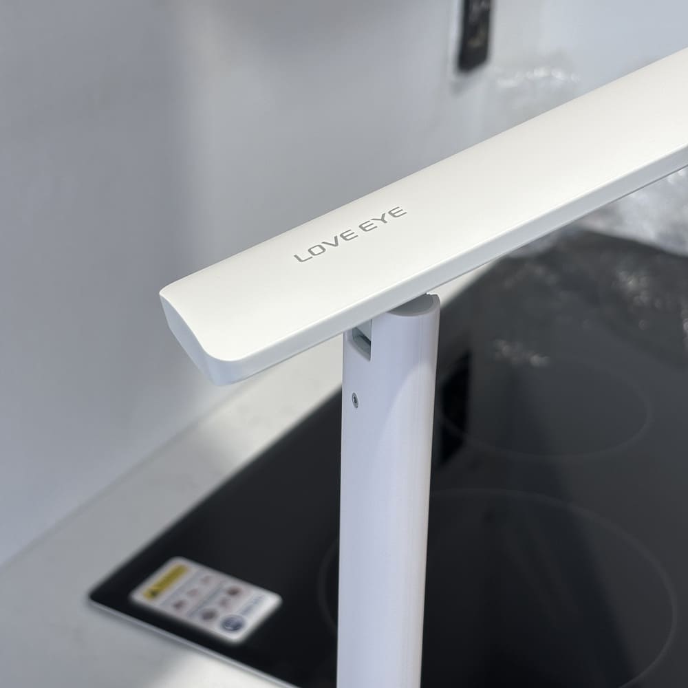 Đèn bàn LED Panasonic HHLT042119 6 cấp độ sáng cảm ứng