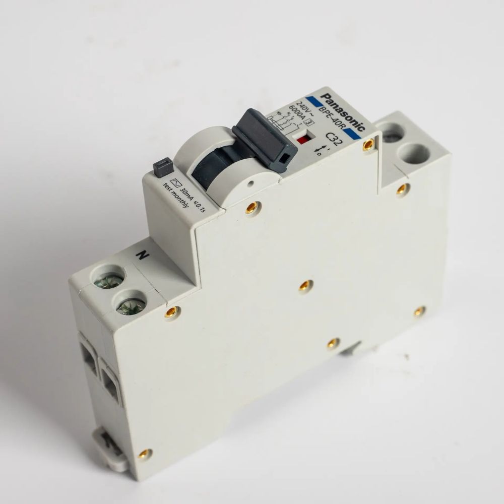 Cầu dao đóng cắt tự động dòng Compact RCBO 6-32A Panasonic