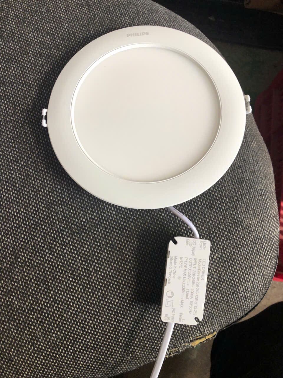 Đèn âm trần siêu mỏng Philips DL262