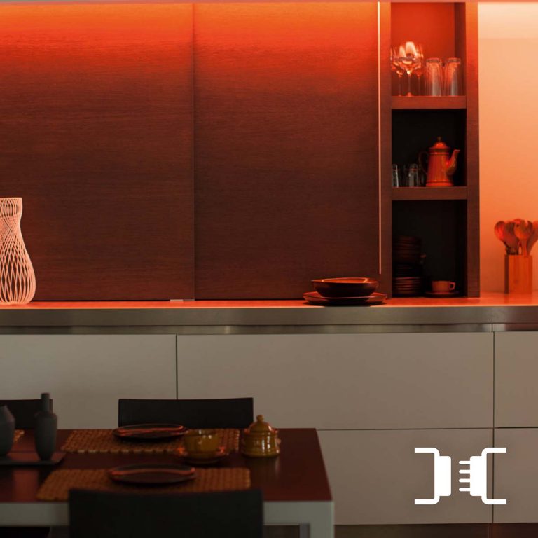 Bộ đèn LED dây Philips Lightstrip Plus base V4 2M (kèm bộ nguồn) 929002269105