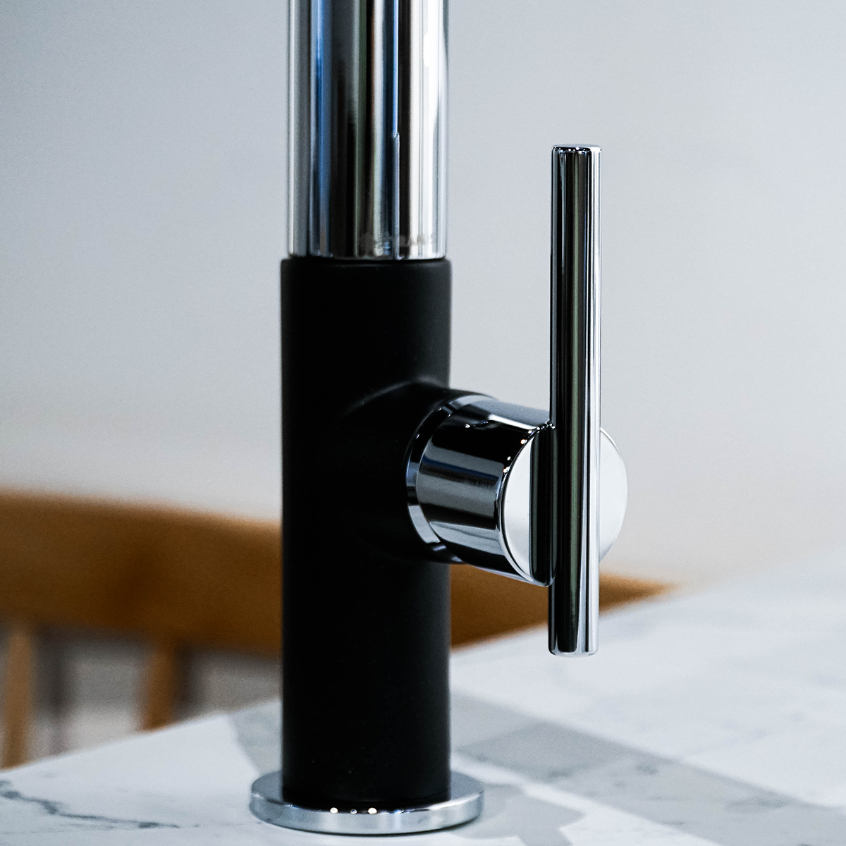 Vòi rửa chén bát PYRAMIS Grazia Elegant Chrome & Carbon