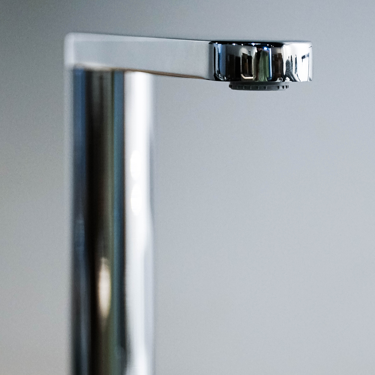 Vòi rửa chén bát PYRAMIS Grazia Elegant Chrome & Carbon