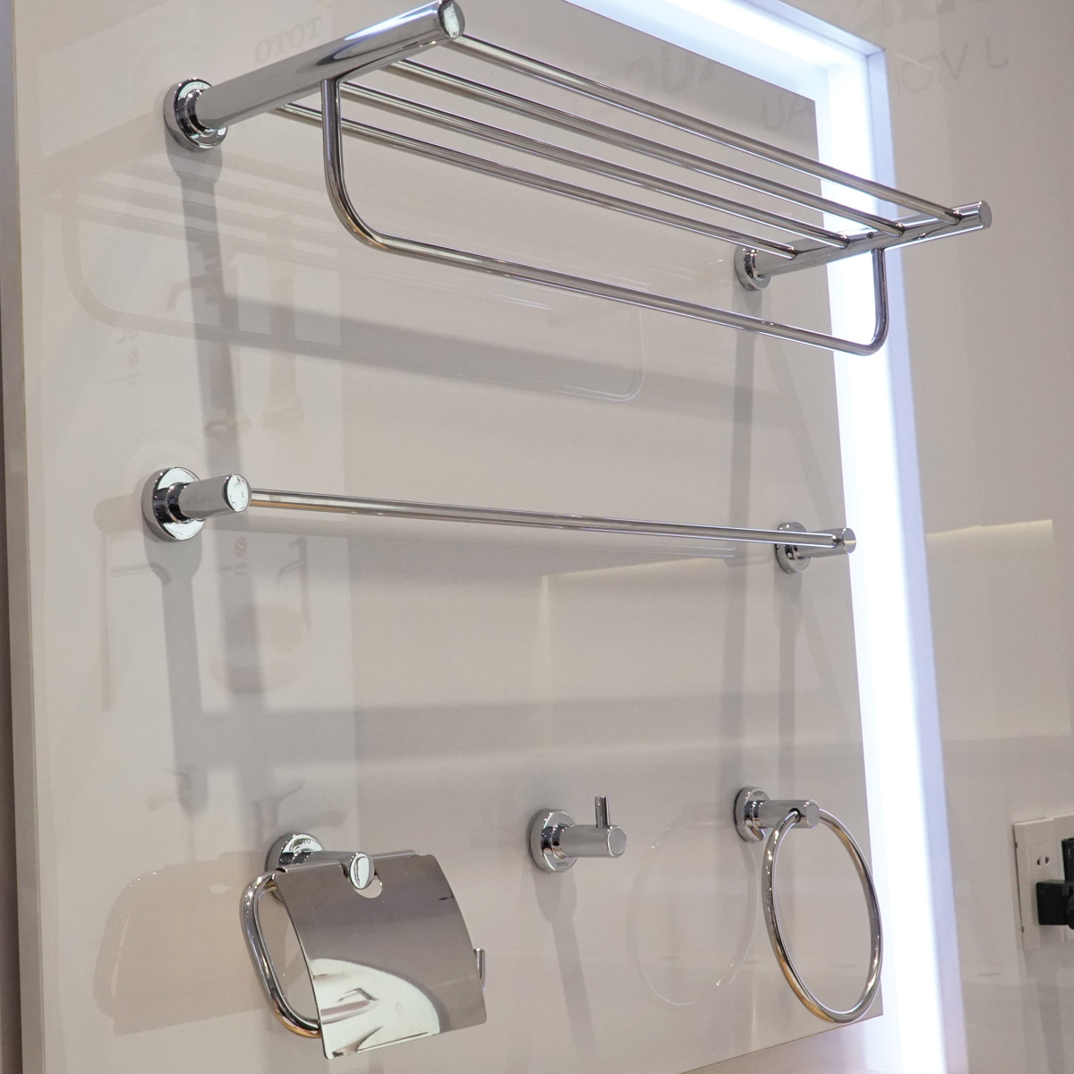 Bộ phụ kiện nhà tắm TOTO YS406N5V (5 món)