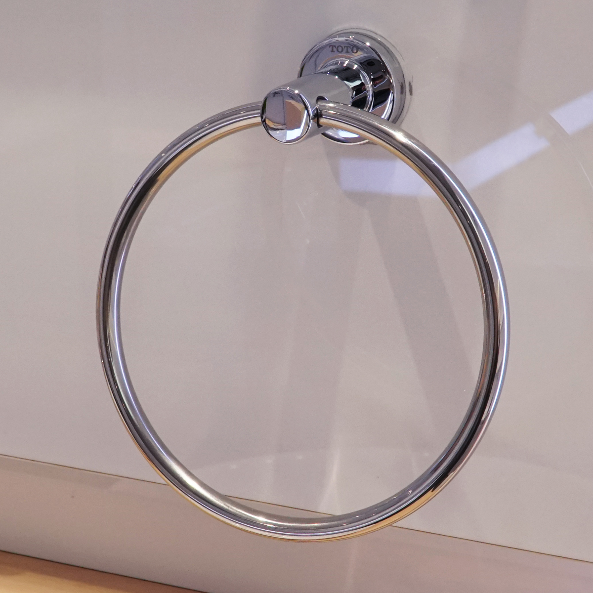 Bộ phụ kiện nhà tắm TOTO YS406N5V (5 món)