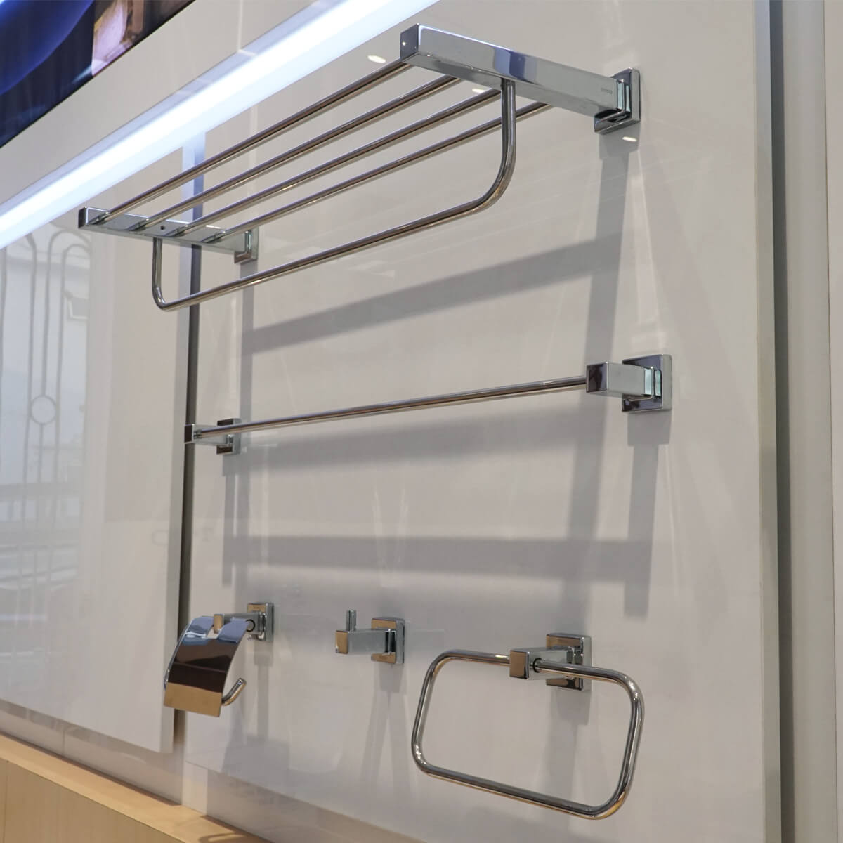 Bộ phụ kiện nhà tắm TOTO YS408N5V (5 món)