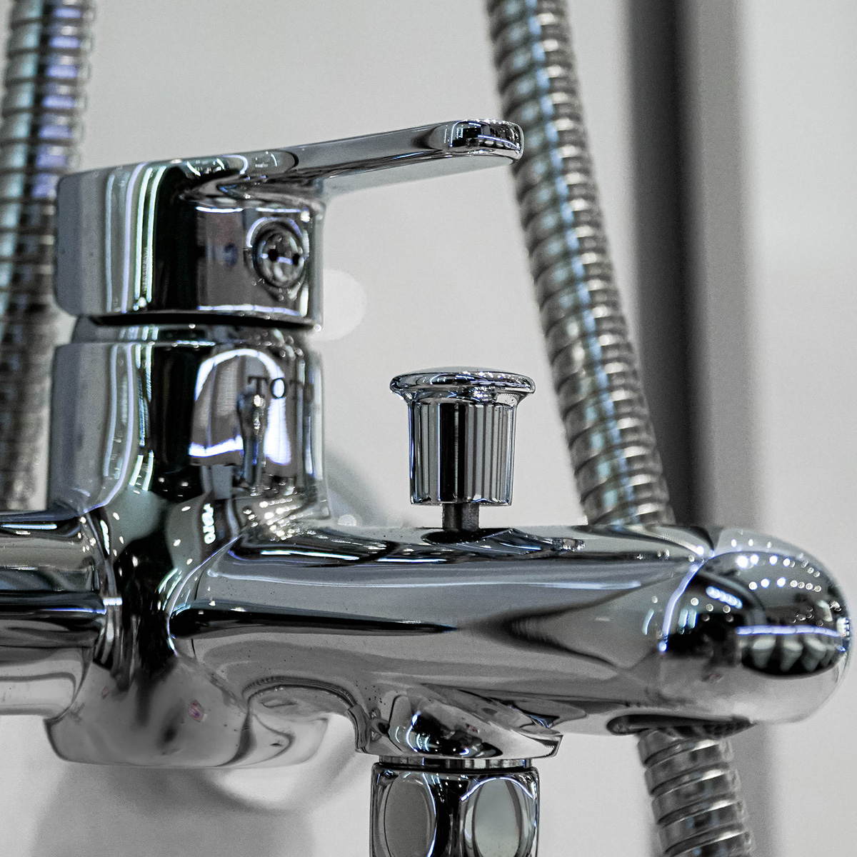 Sen cây tắm đứng nóng lạnh TOTO DM907CS TVSM104NSR