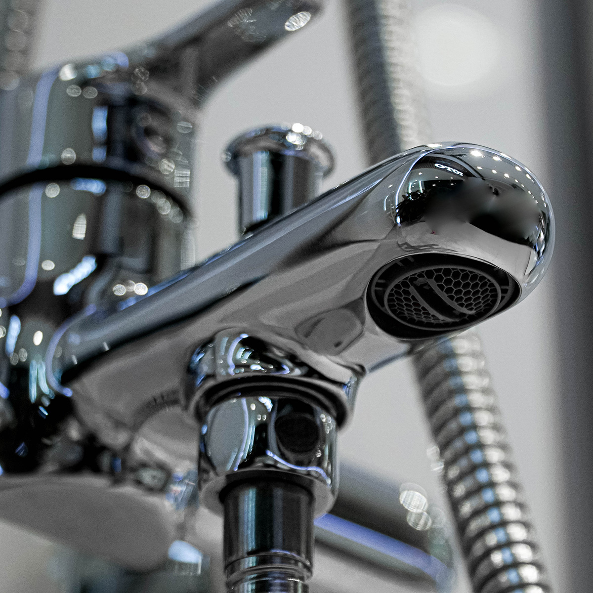 Sen cây tắm đứng nóng lạnh TOTO DM907CS TVSM104NSR