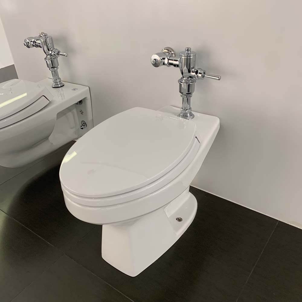 Bồn cầu đặt sàn nắp êm TOTO CW705ENJ (van xả trực tiếp)