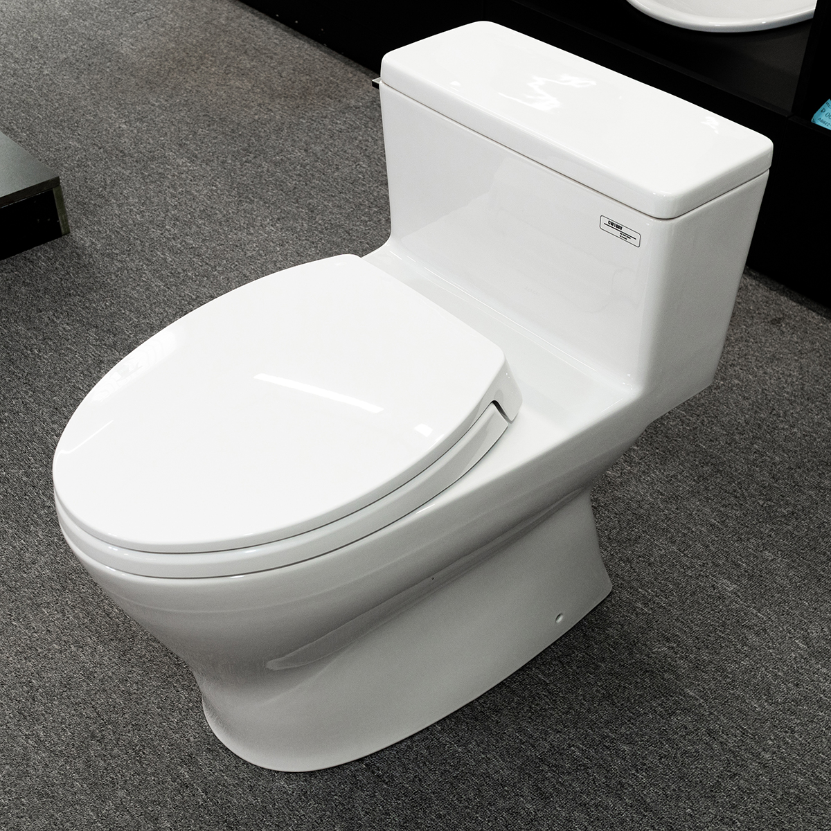 Bồn cầu 1 khối TOTO MS188VKT2 T53P100VR nắp đóng êm TC393VS