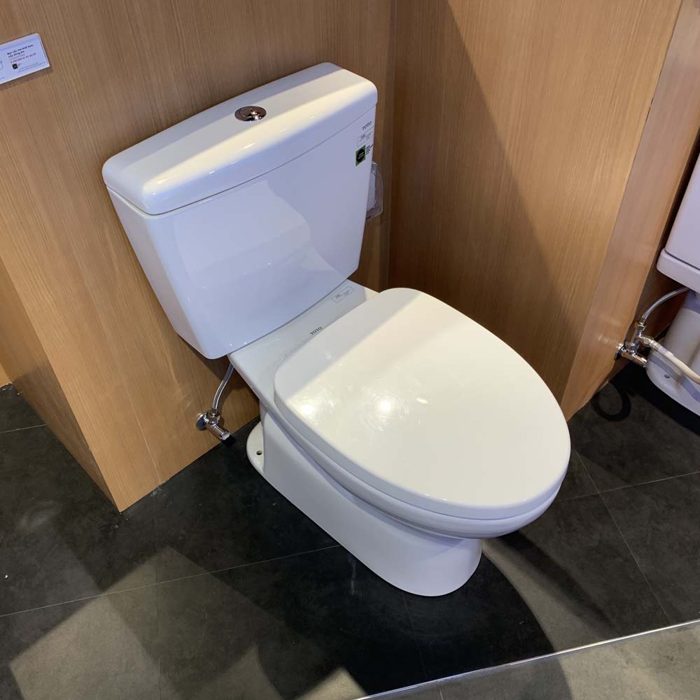 Bồn cầu 2 khối TOTO CS300DRT3 nắp đóng êm TC385VS