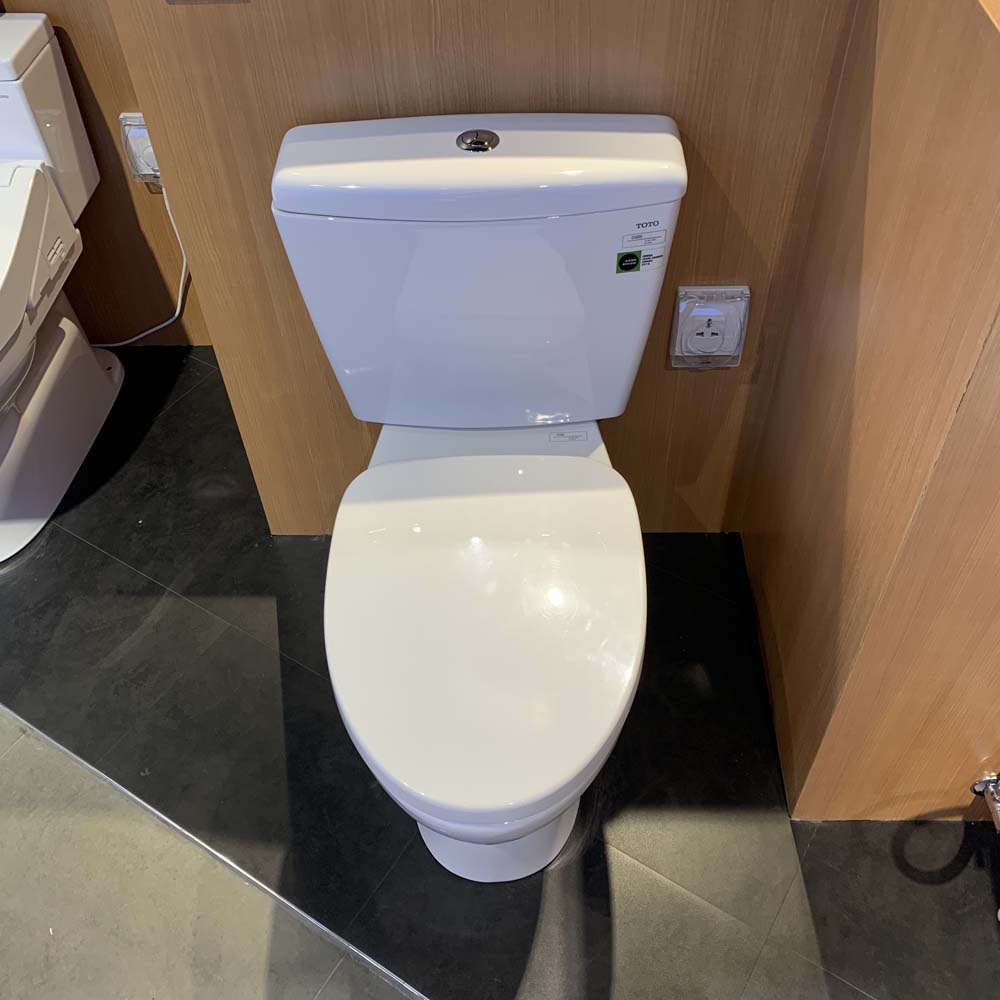 Bồn cầu 2 khối TOTO CS300DRT3 nắp đóng êm TC385VS