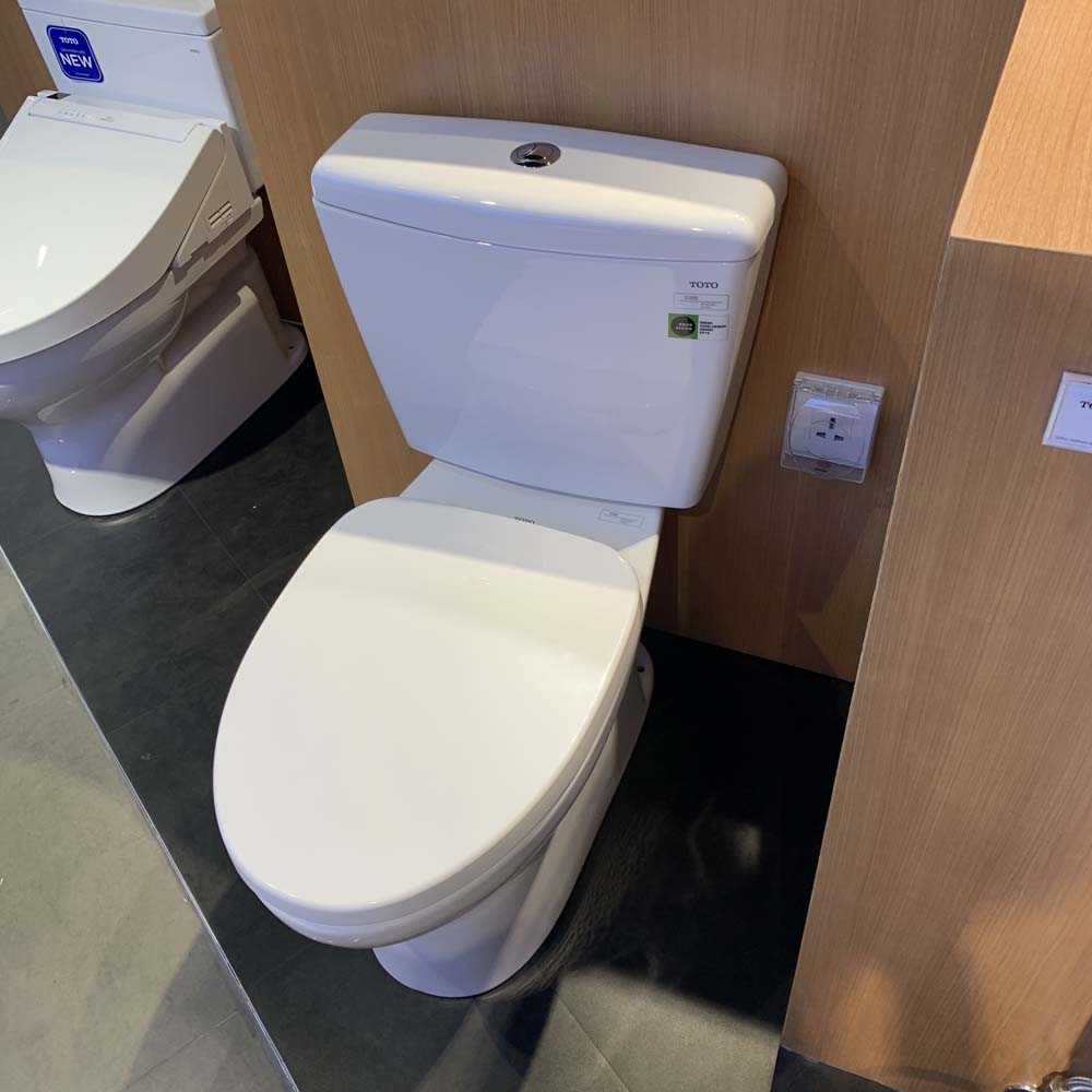 Bồn cầu 2 khối TOTO CS300DRT3 nắp đóng êm TC385VS