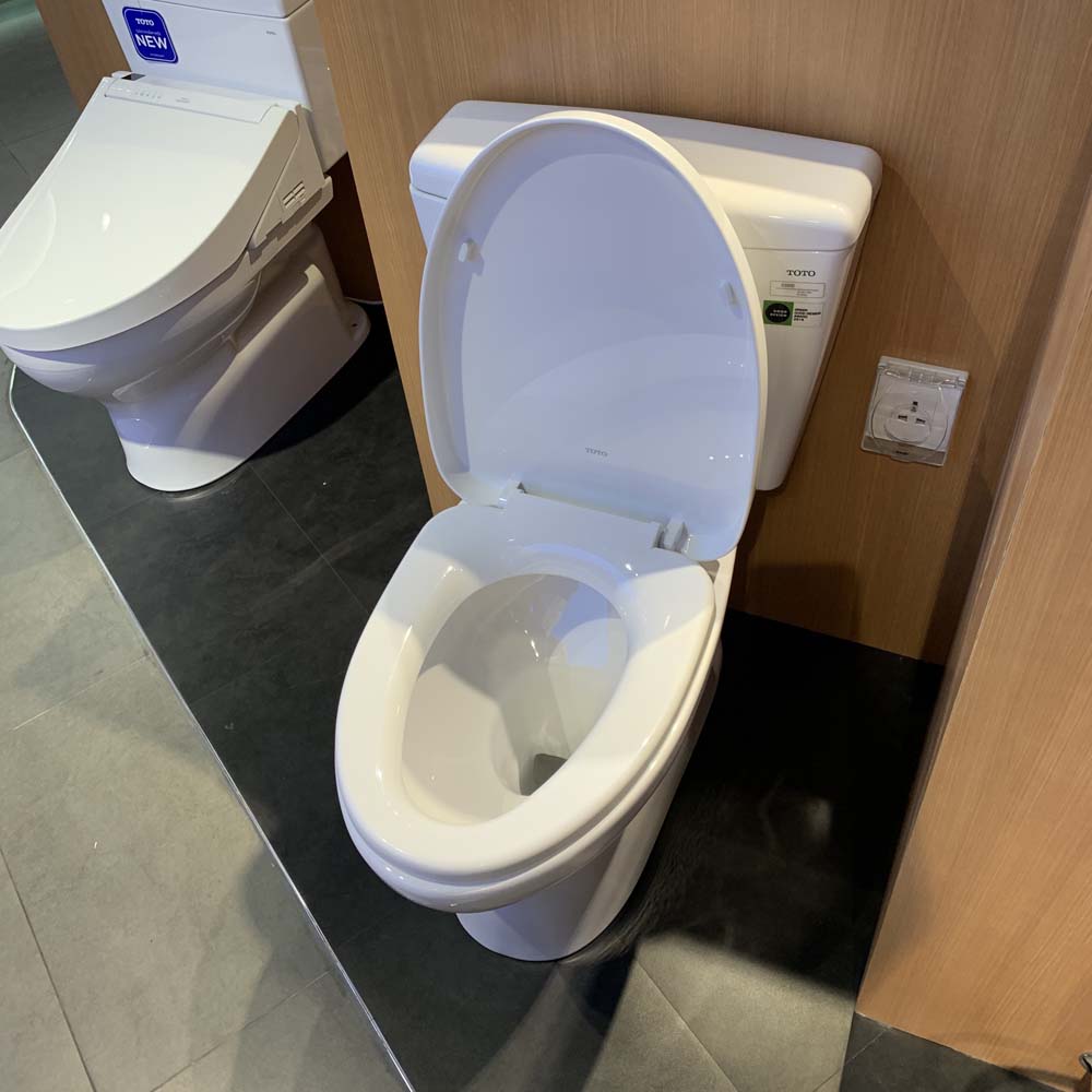 Bồn cầu 2 khối TOTO CS300DRT3 nắp đóng êm TC385VS