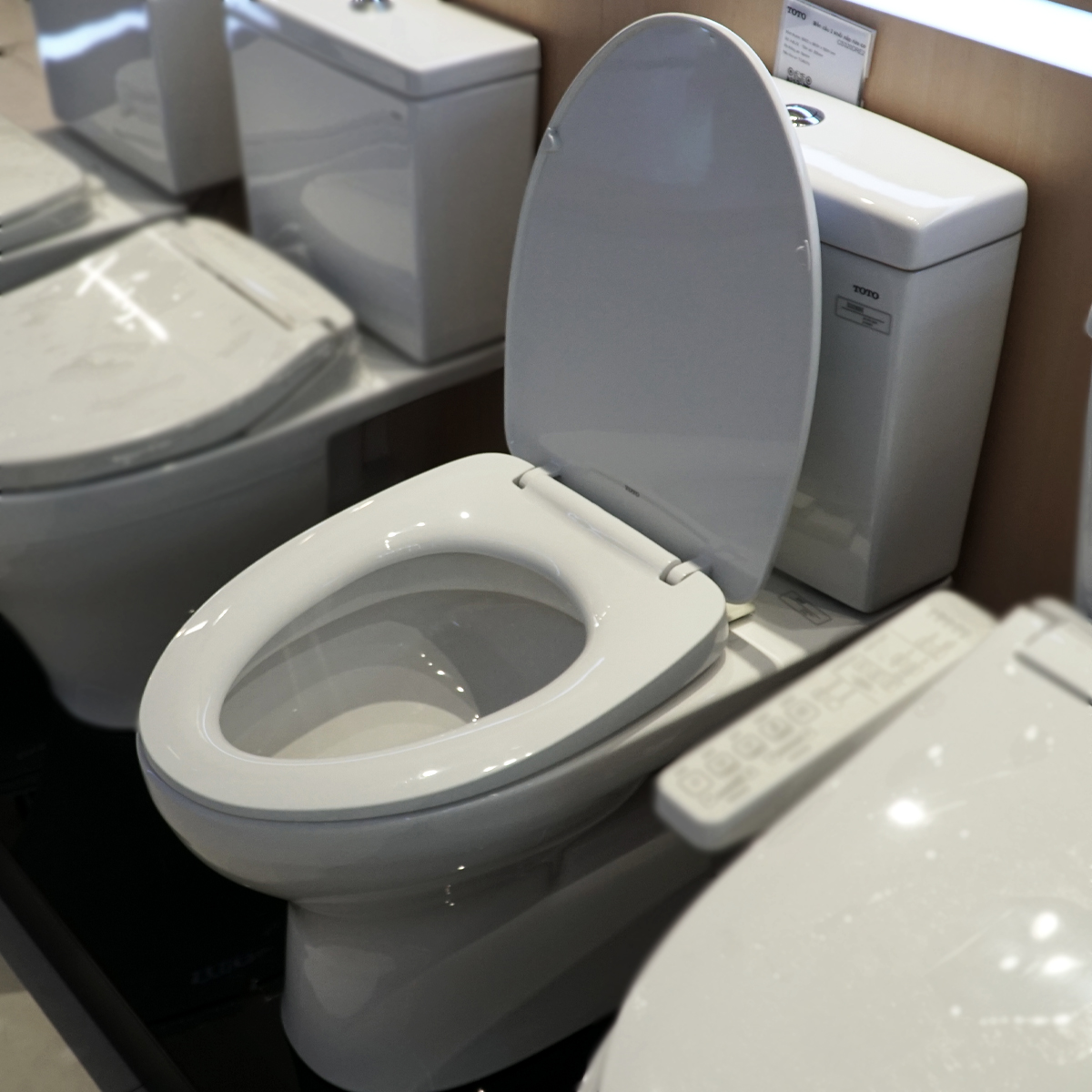 Bồn cầu 2 khối TOTO CS320DRT10 nắp đóng êm TC395VS