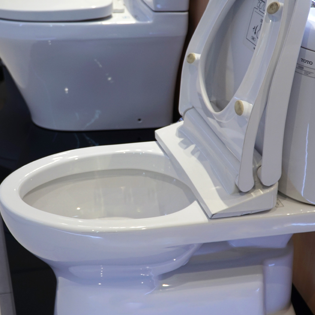 Bồn cầu TOTO CS325DRE4 2 khối nắp rửa cơ TCW1211A