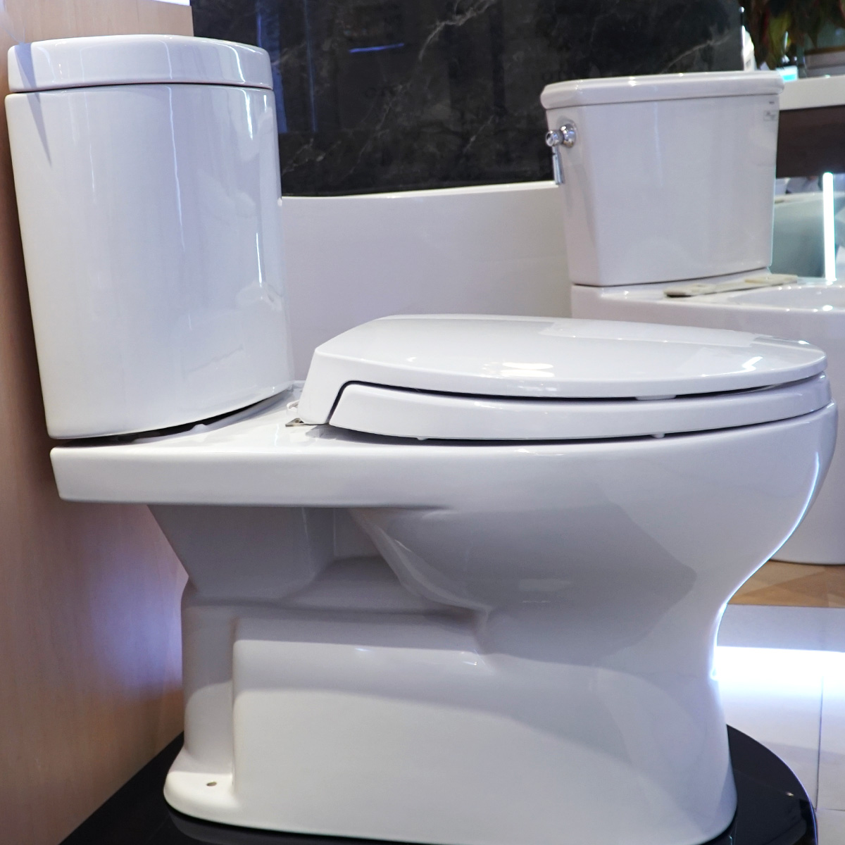 Bồn cầu 2 khối TOTO CS325DRT2 nắp đóng êm TC393VS