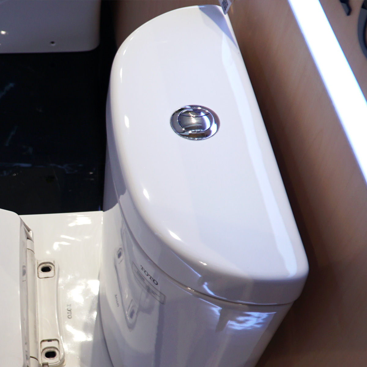 Bồn cầu 2 khối TOTO CS325DRT2 nắp đóng êm TC393VS