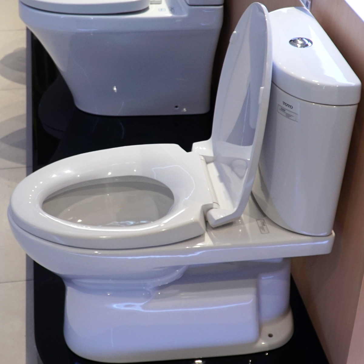 Bồn cầu 2 khối TOTO CS325DRT2 nắp đóng êm TC393VS