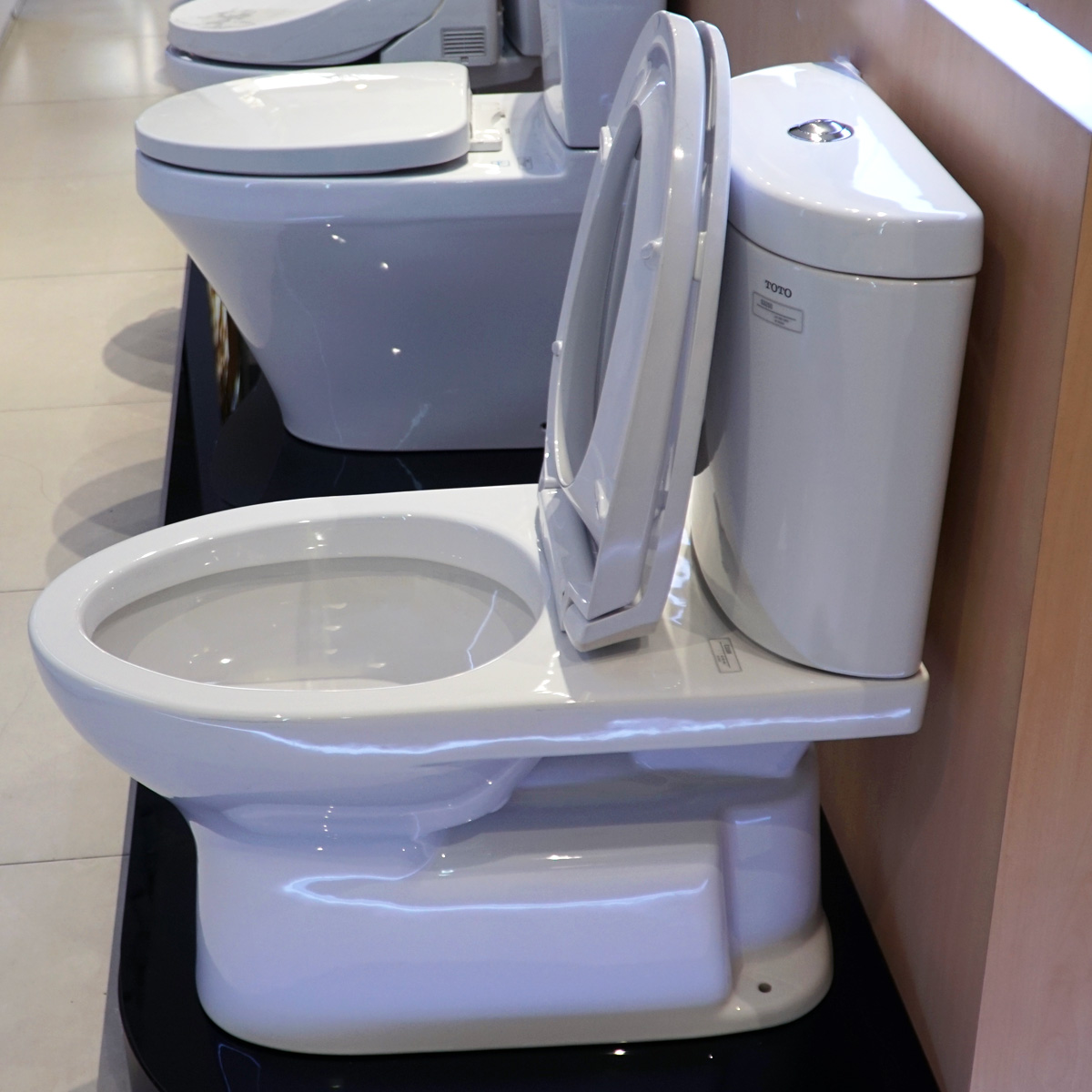 Bồn cầu 2 khối TOTO CS325DRT2 nắp đóng êm TC393VS