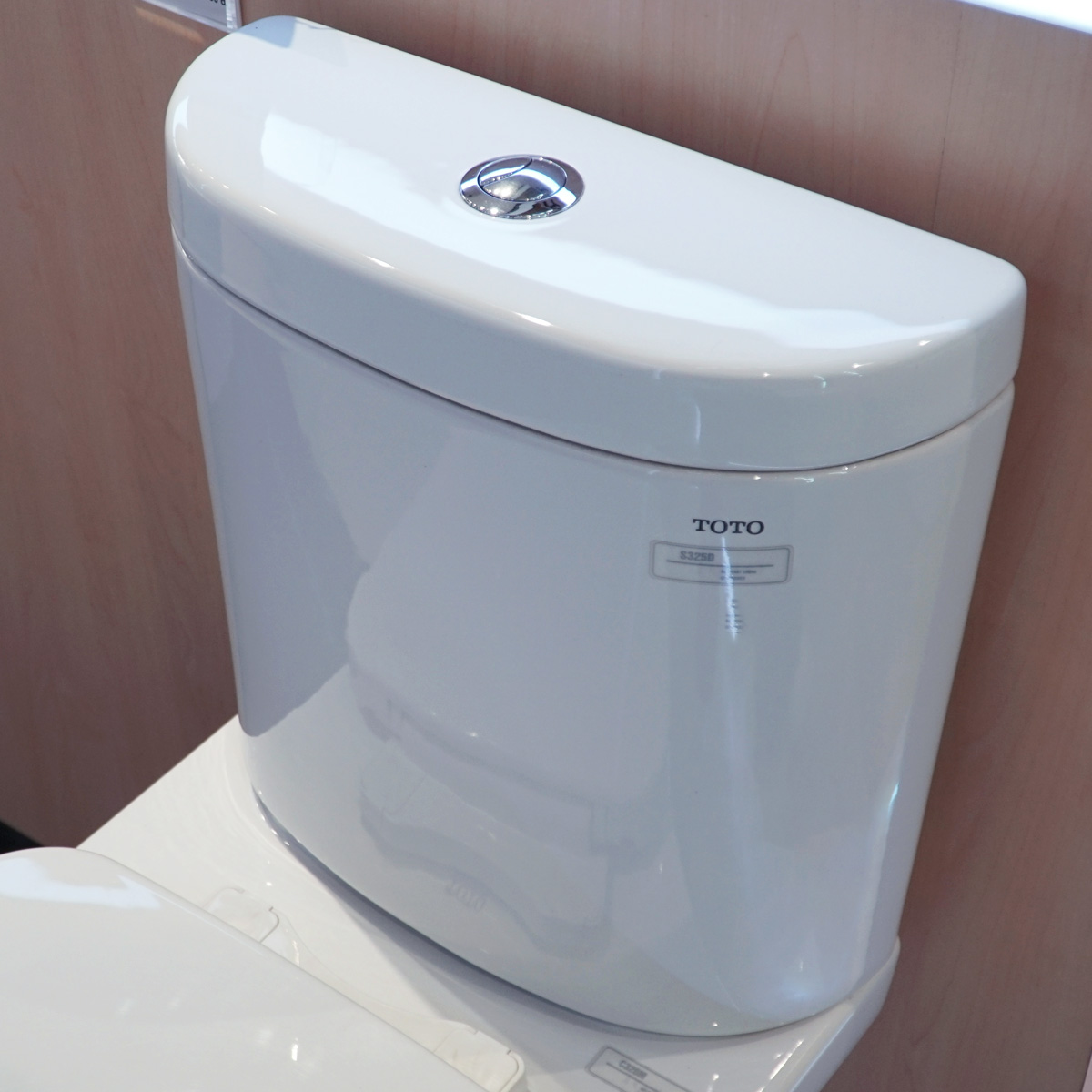 Bồn cầu 2 khối TOTO CS325DRT3 nắp đóng êm TC385VS