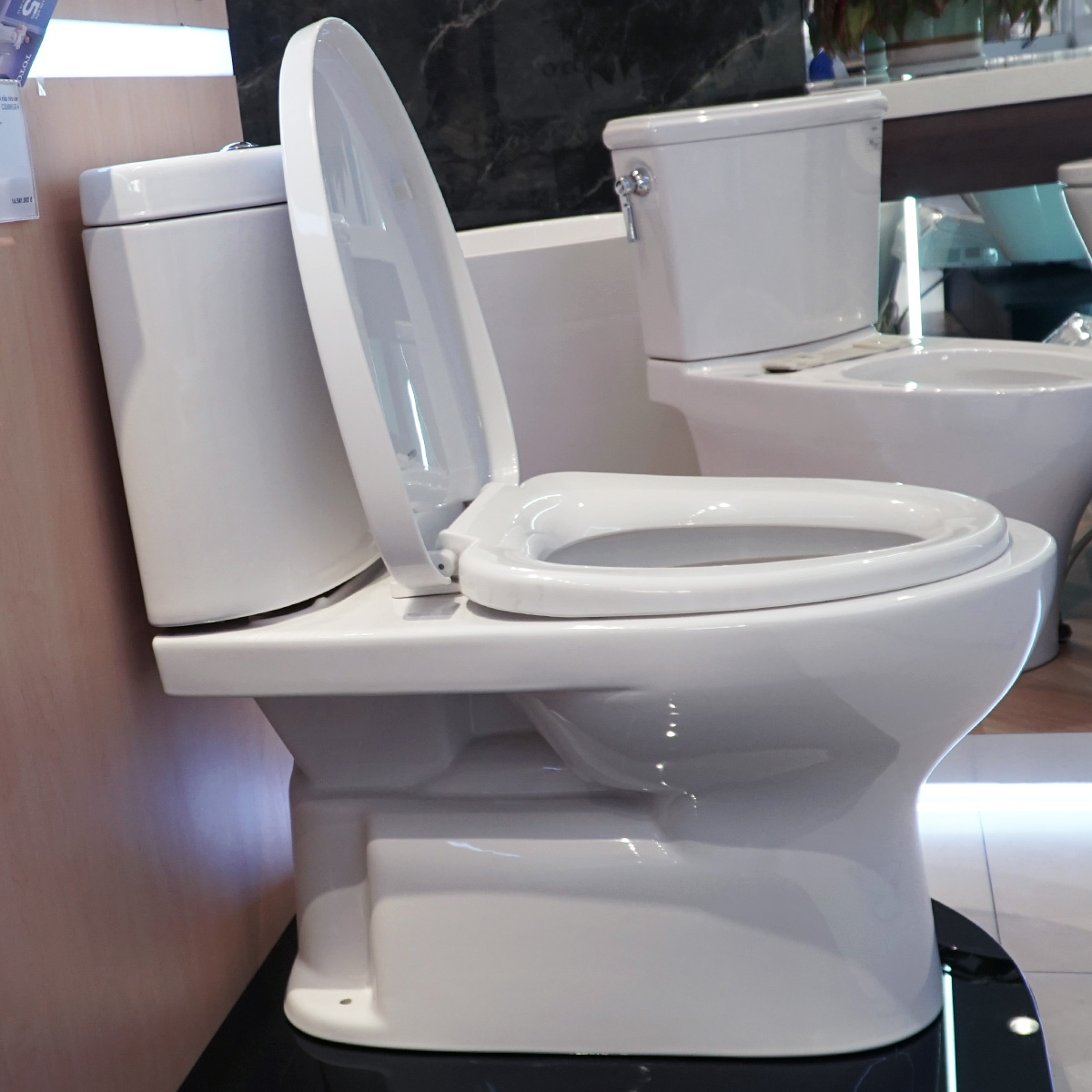 Bồn cầu 2 khối TOTO CS325DRT3 nắp đóng êm TC385VS