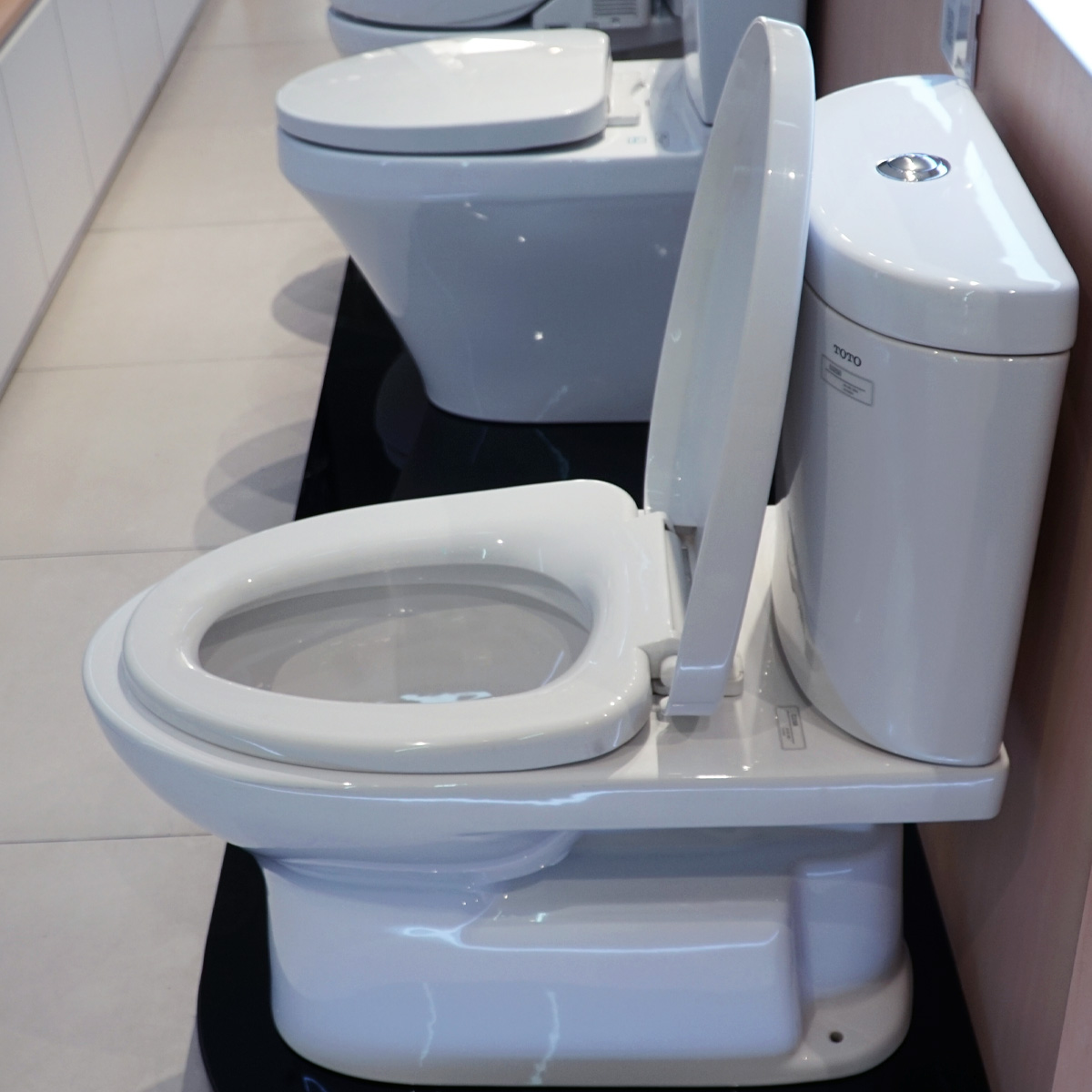 Bồn cầu 2 khối TOTO CS325DRT3 nắp đóng êm TC385VS