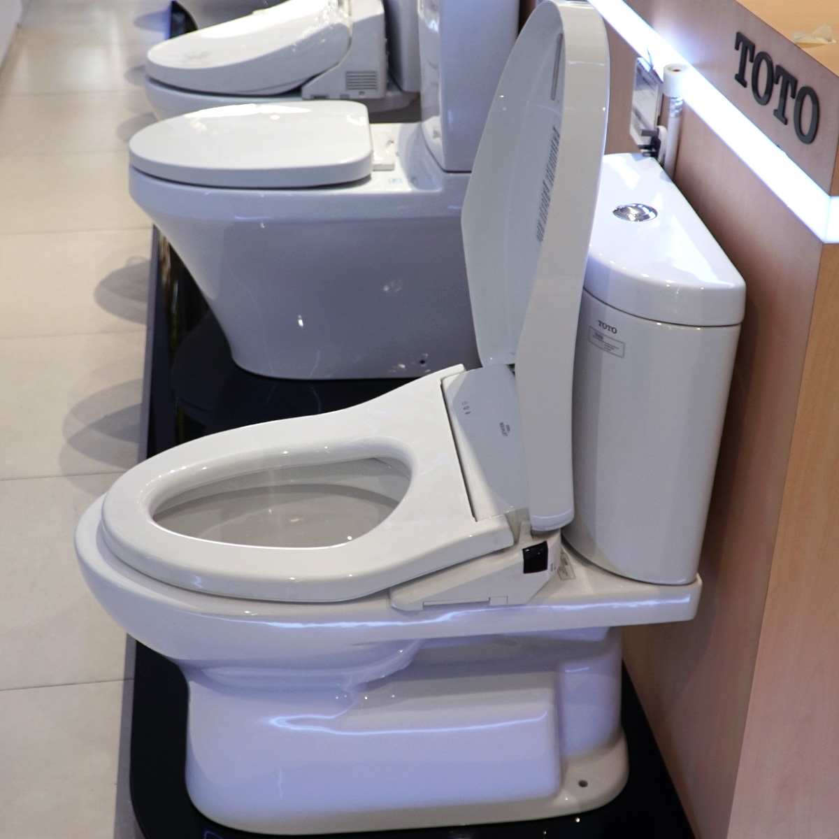 Bồn cầu TOTO CS325DRW11 2 khối nắp điện tử Washlet S7 TCF4911Z