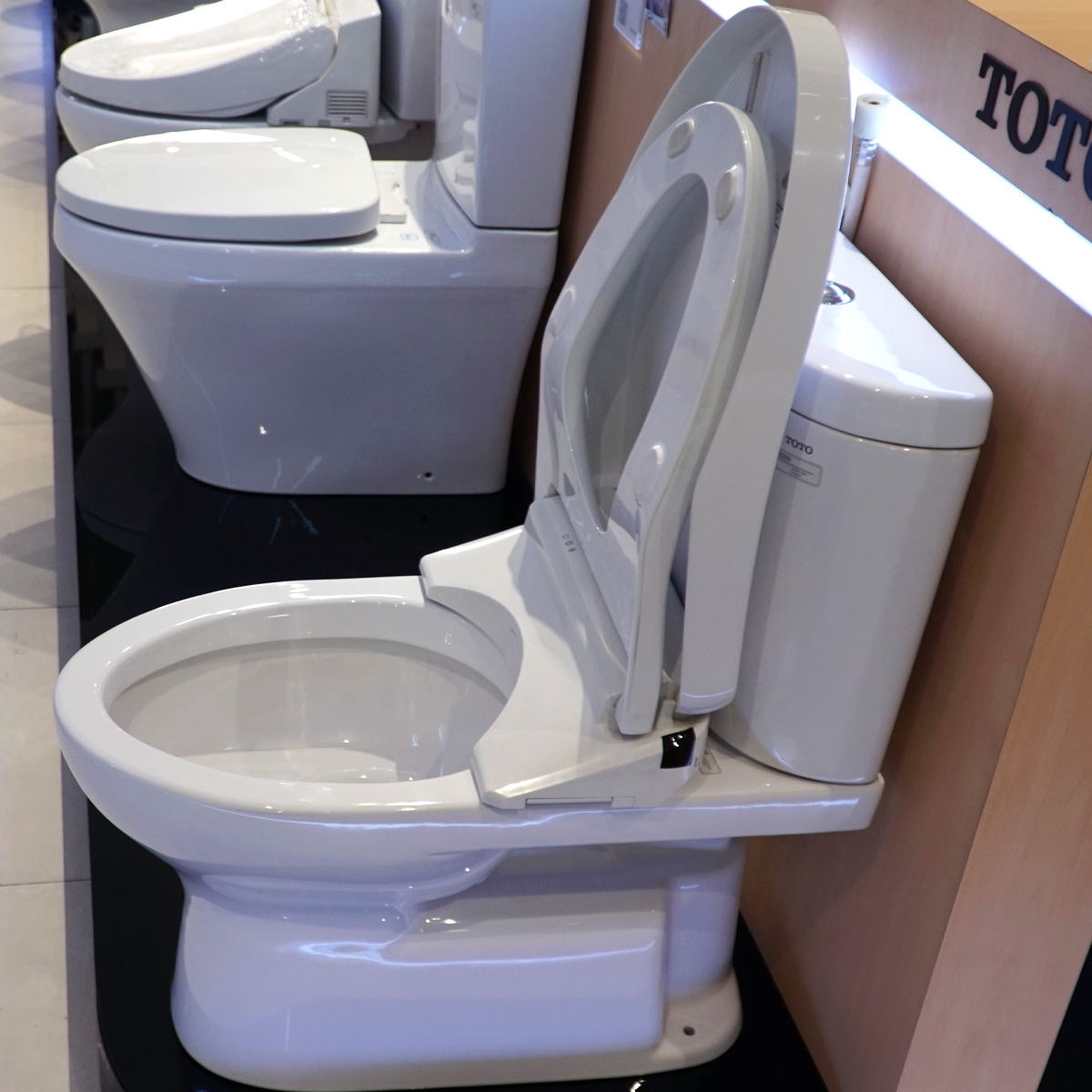 Bồn cầu TOTO CS325DRW11 2 khối nắp điện tử Washlet S7 TCF4911Z