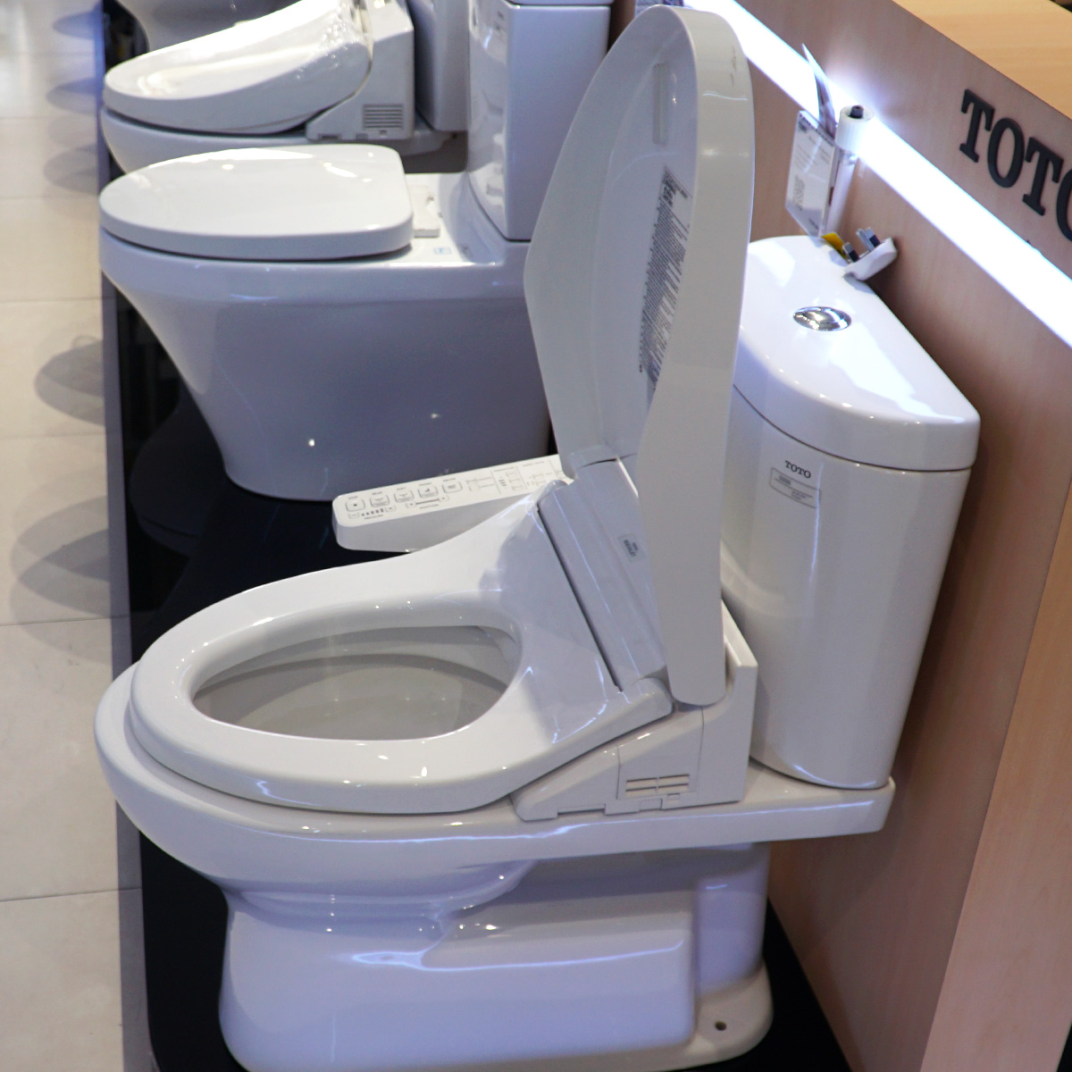 Bồn cầu TOTO CS325DRW16 2 khối nắp điện tử Washlet C2 TCF23410AAA