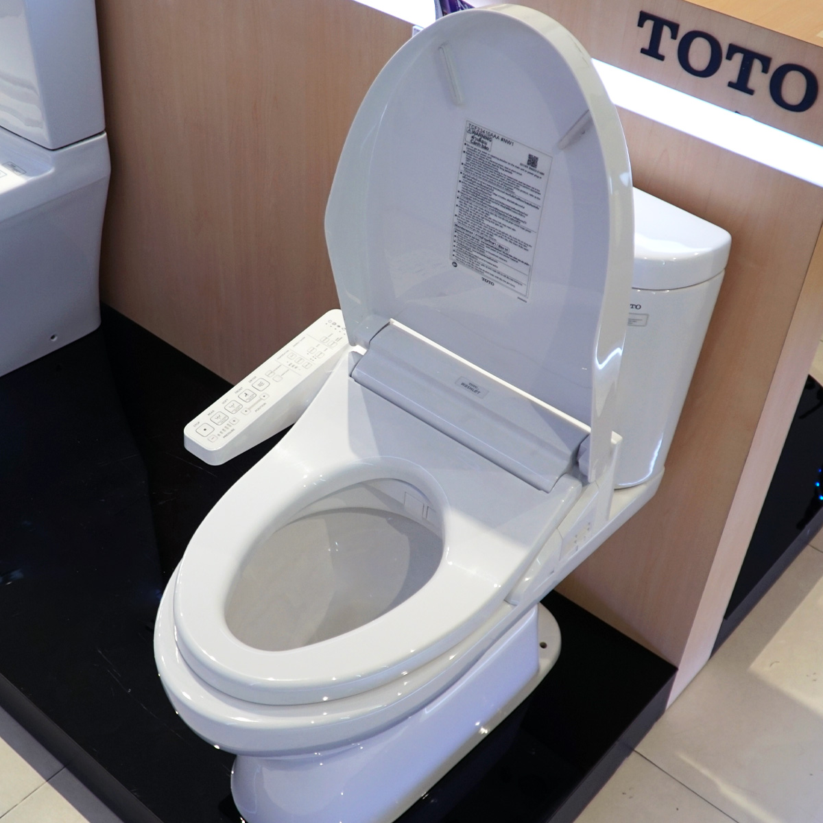 Bồn cầu TOTO CS325DRW16 2 khối nắp điện tử Washlet C2 TCF23410AAA