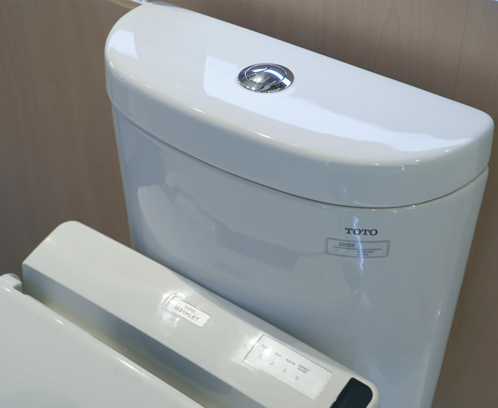 Bồn cầu nắp rửa điện tử TOTO CS325DRW6