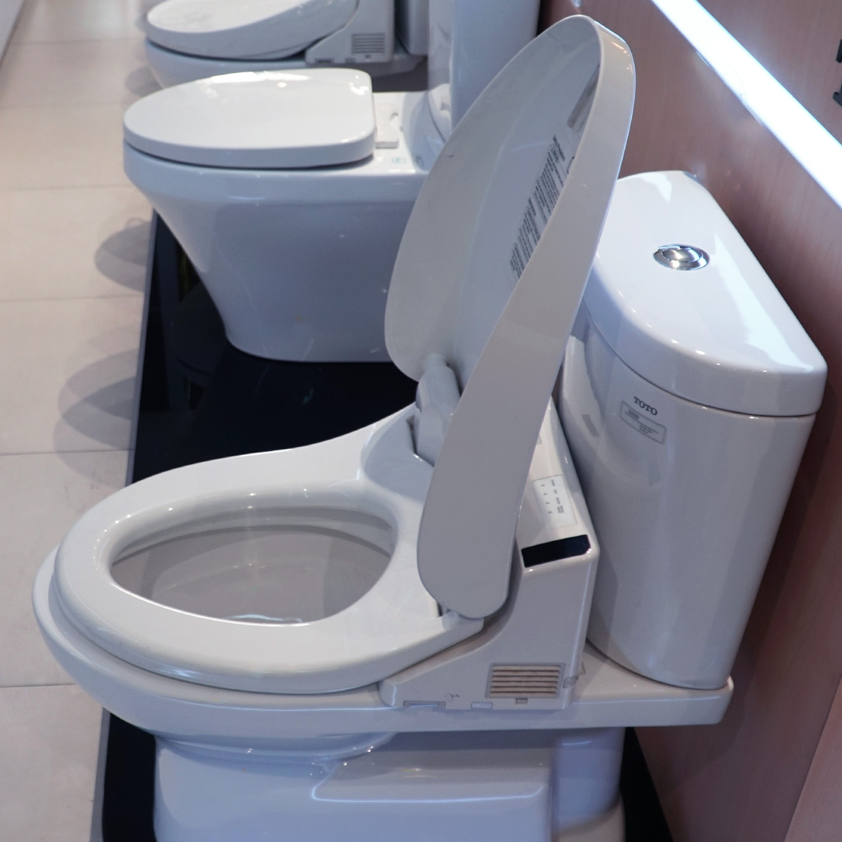 Bồn cầu nắp rửa điện tử TOTO CS325DRW6