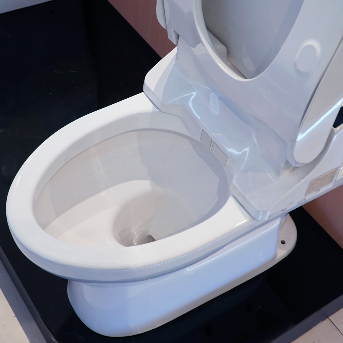 Bồn cầu nắp rửa điện tử TOTO CS325DRW6