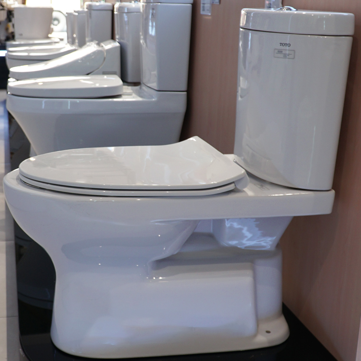 Bồn cầu 2 khối TOTO CS325DRT8 nắp đóng êm TC600VS