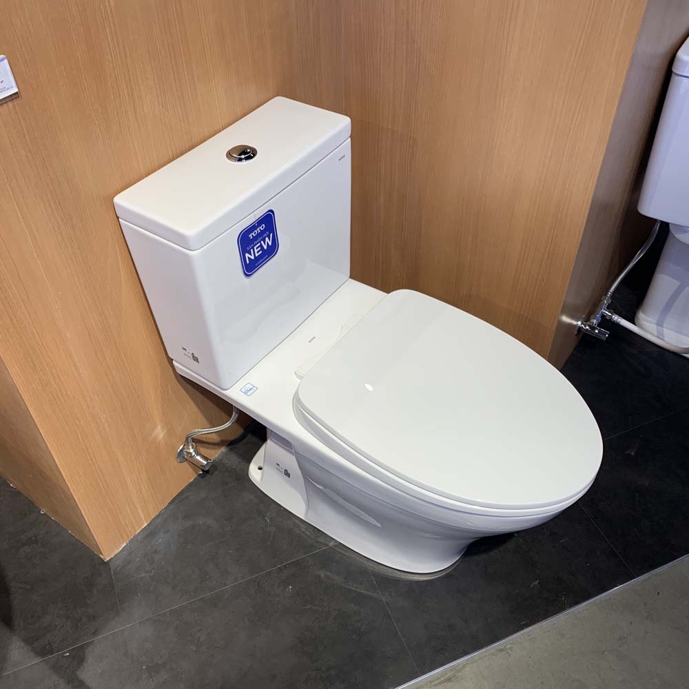 Bồn cầu 2 khối TOTO CS326DT10 nắp đóng êm TC395VS